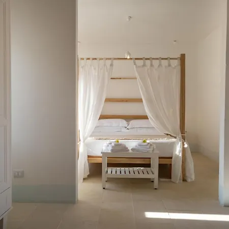 Masseria Rauccio 4* توري ديل أورسو