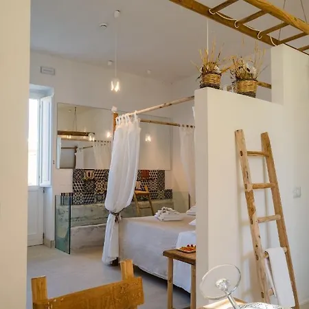 Hotel Masseria Rauccio 4*