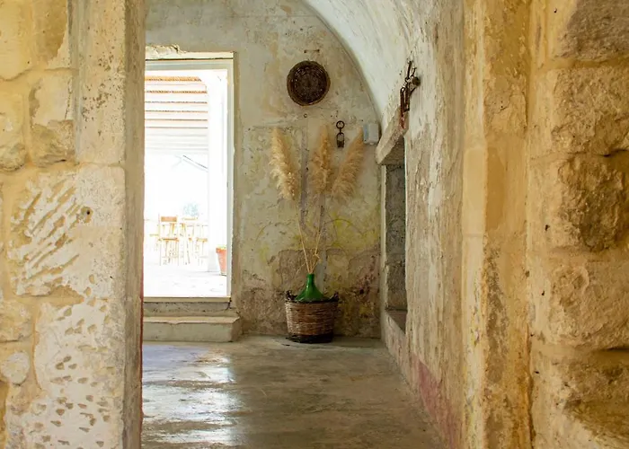 Hotel Masseria Rauccio 4*