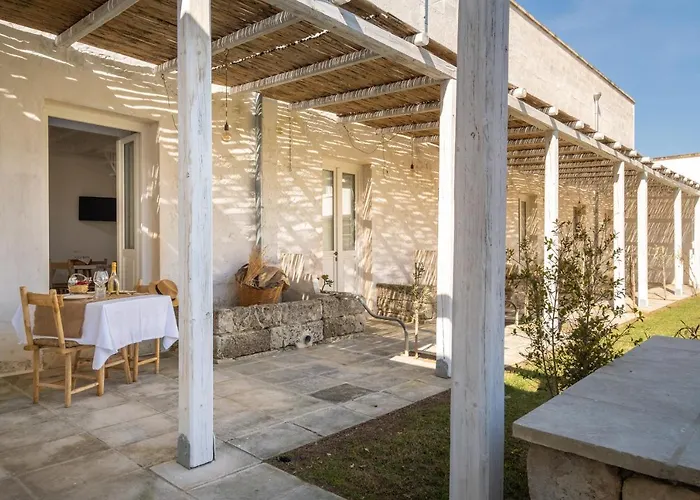 Hotel Masseria Rauccio 4*