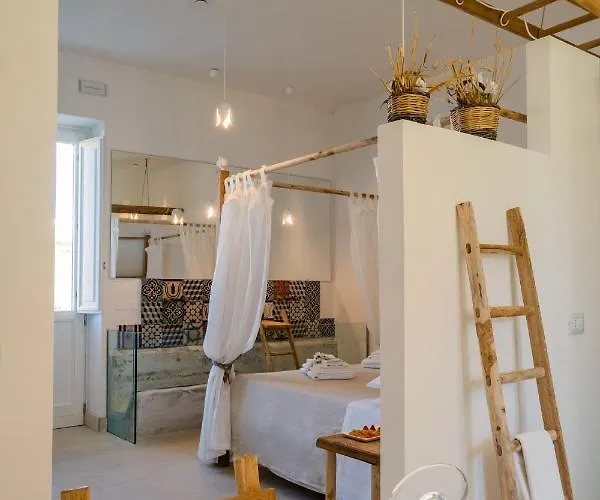 Hotel Masseria Rauccio 4*
